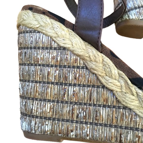 Madden Girl Endanger Leopard Brown PrintFabric Sandal Wedges Sz 8 #02 - Picture 9 of 11
